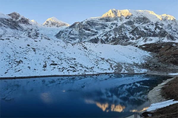 Why is the Manaslu Circuit Trek one of the best treks