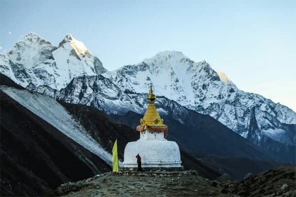 Ultimate Guide to Everest Base Camp Trek with Helicopter Return