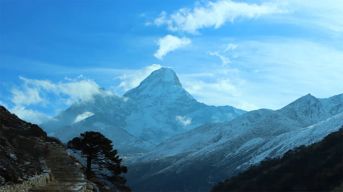 Amadablam Base Camp Trek