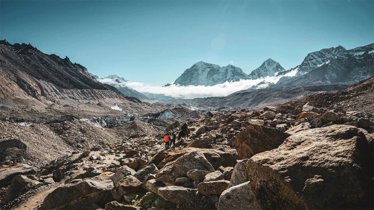 Amphu Lapcha Pass Trek