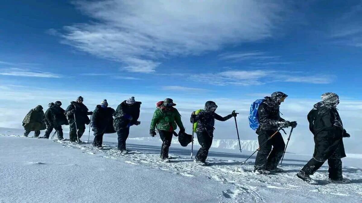 Everest Base Camp Trek vs Mount Kilimanjaro Climbing