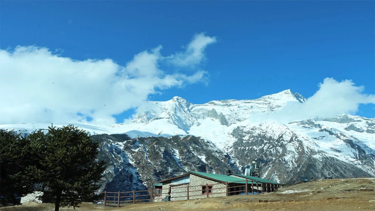 Numbur Himal Trek