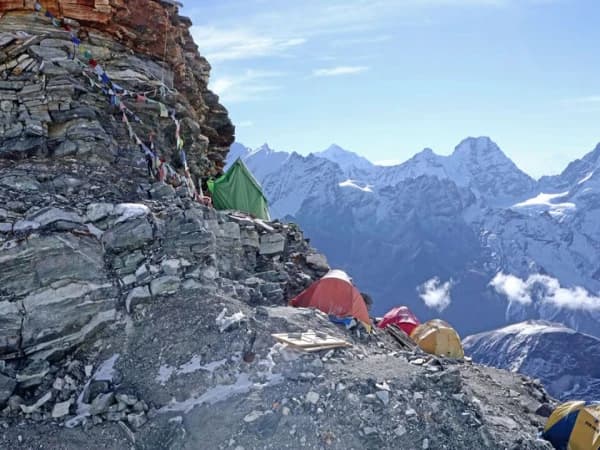 Aphu Lapcha Pass Trek