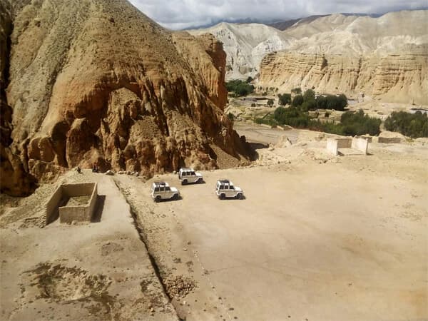 Upper Mustang Jeep Tour