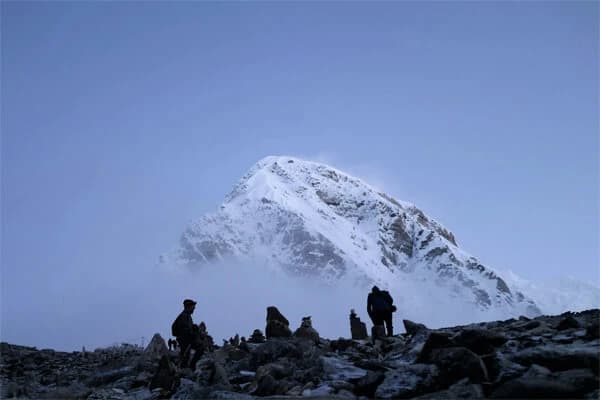 Is Manaslu Harder Than Everest