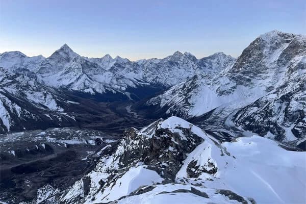 Best Time for Lobuche Peak Climbing