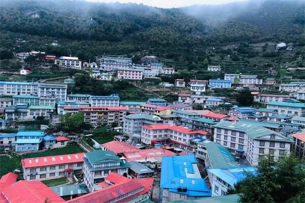 Everest base camp sleeping trek difficulty