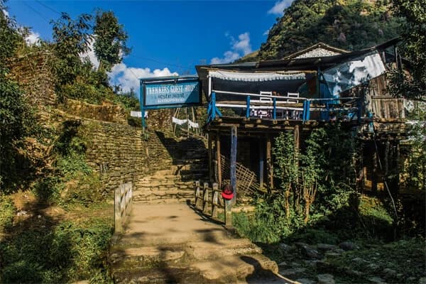 teahouse vs camping trekking