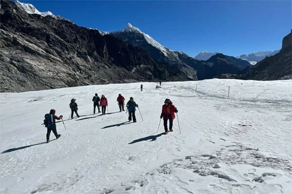 Best time for Everest Base Camp Sleeping Trek