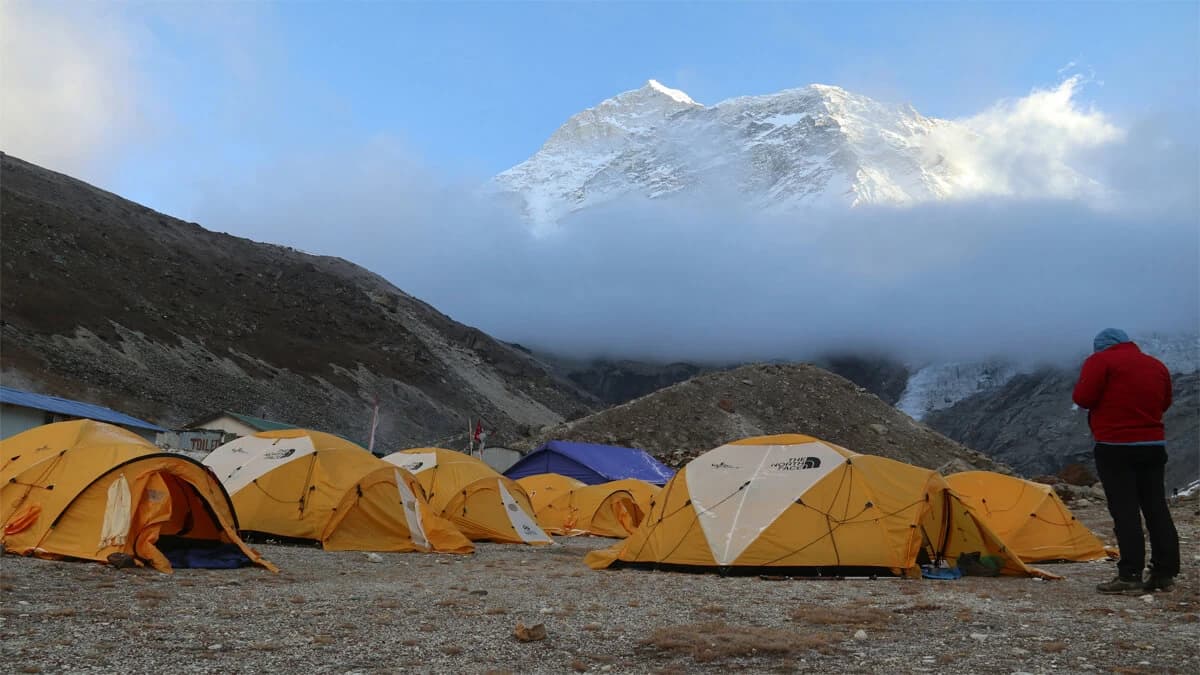 teahouse vs camping trekking