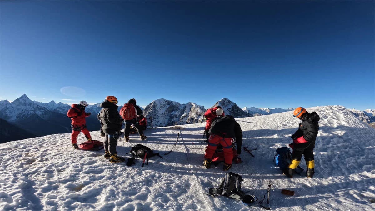 Lobuche Peak Climbing Difficulty