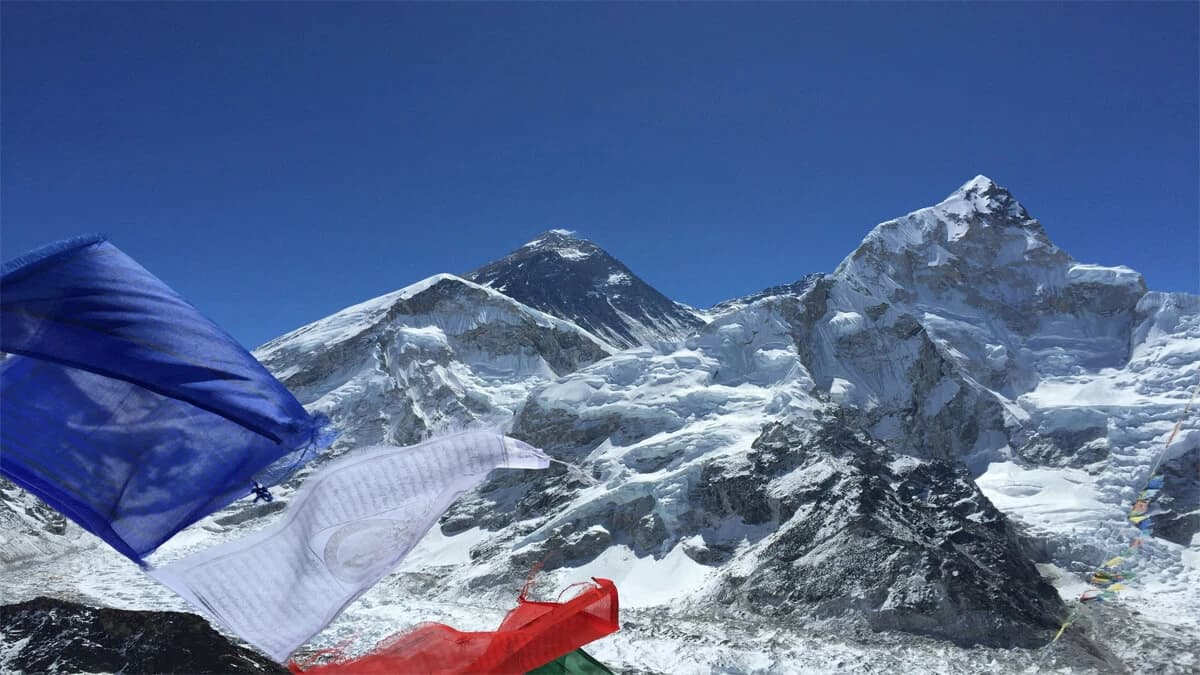 can you see everest from base camp