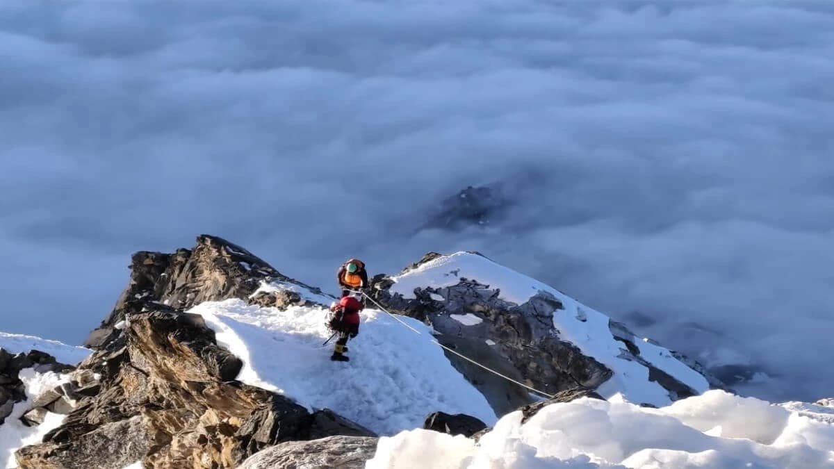 Lobuche West Peak Climbing