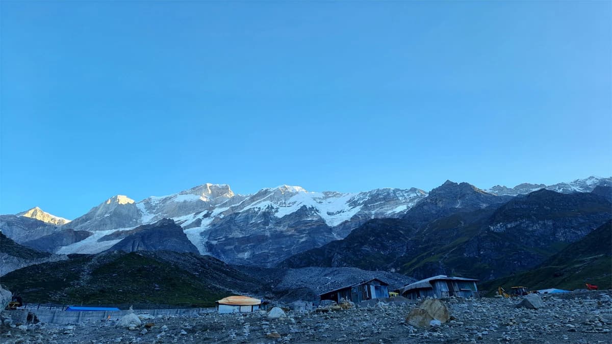 How to Trek to Manaslu Base camp?
