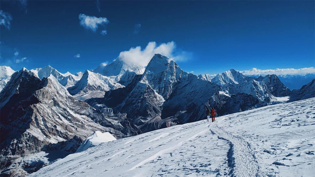 Best Time to Climb Mera Peak