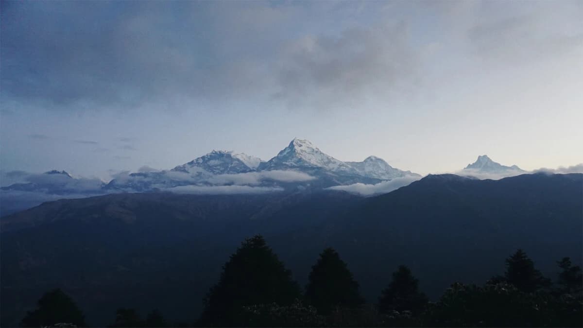 Can I Hire a Trekking Guide While I’m in Nepal Trekking?