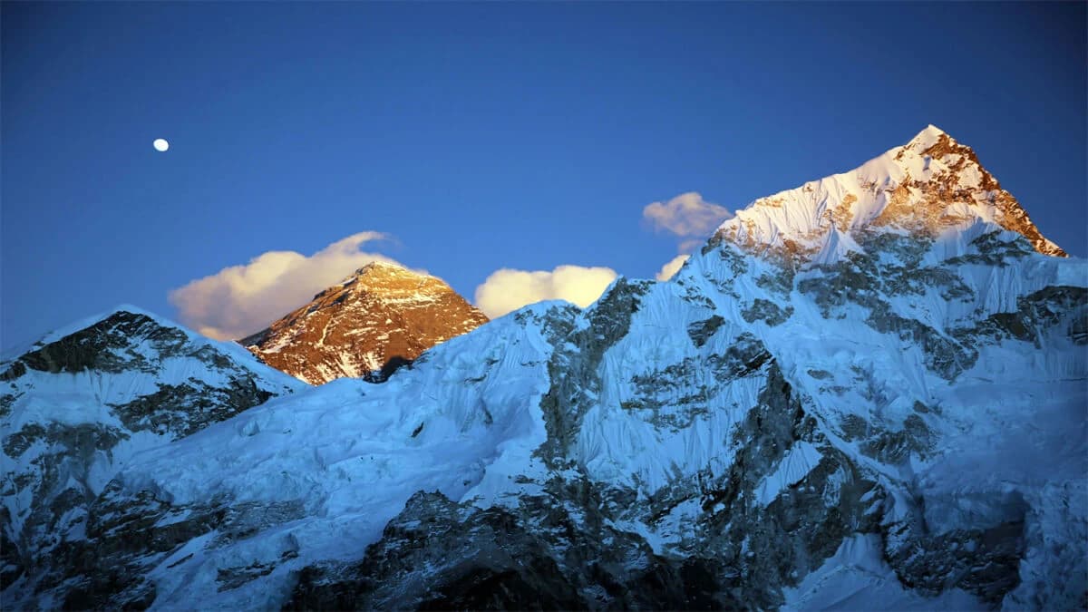 Everest Three Passes Trek Difficulty