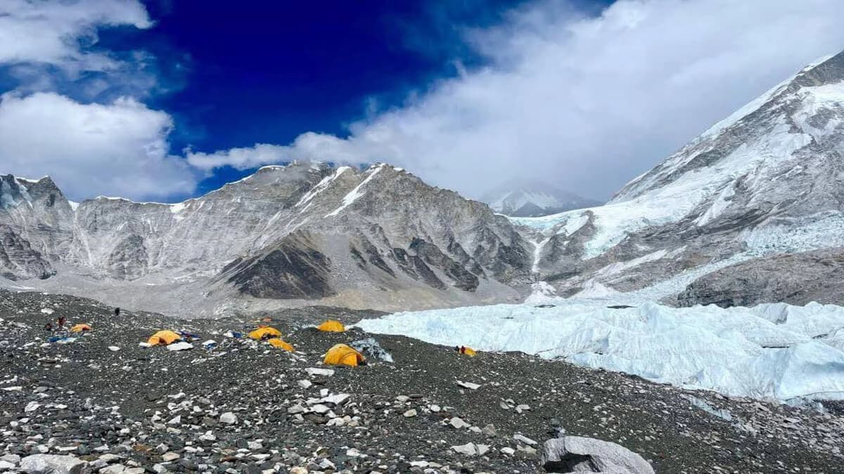 Everest base camp sleeping trek difficulty