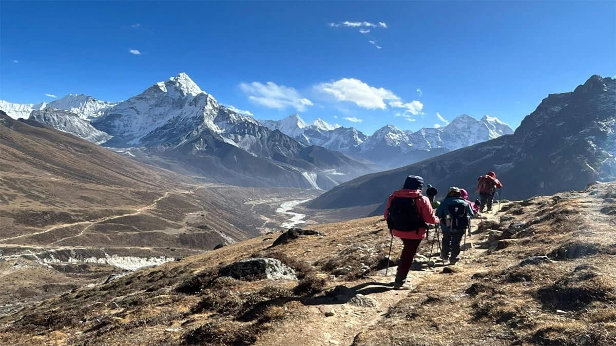 Best time for Everest Base Camp Sleeping Trek