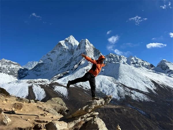 Luxury EBC Trek with Helicopter Return